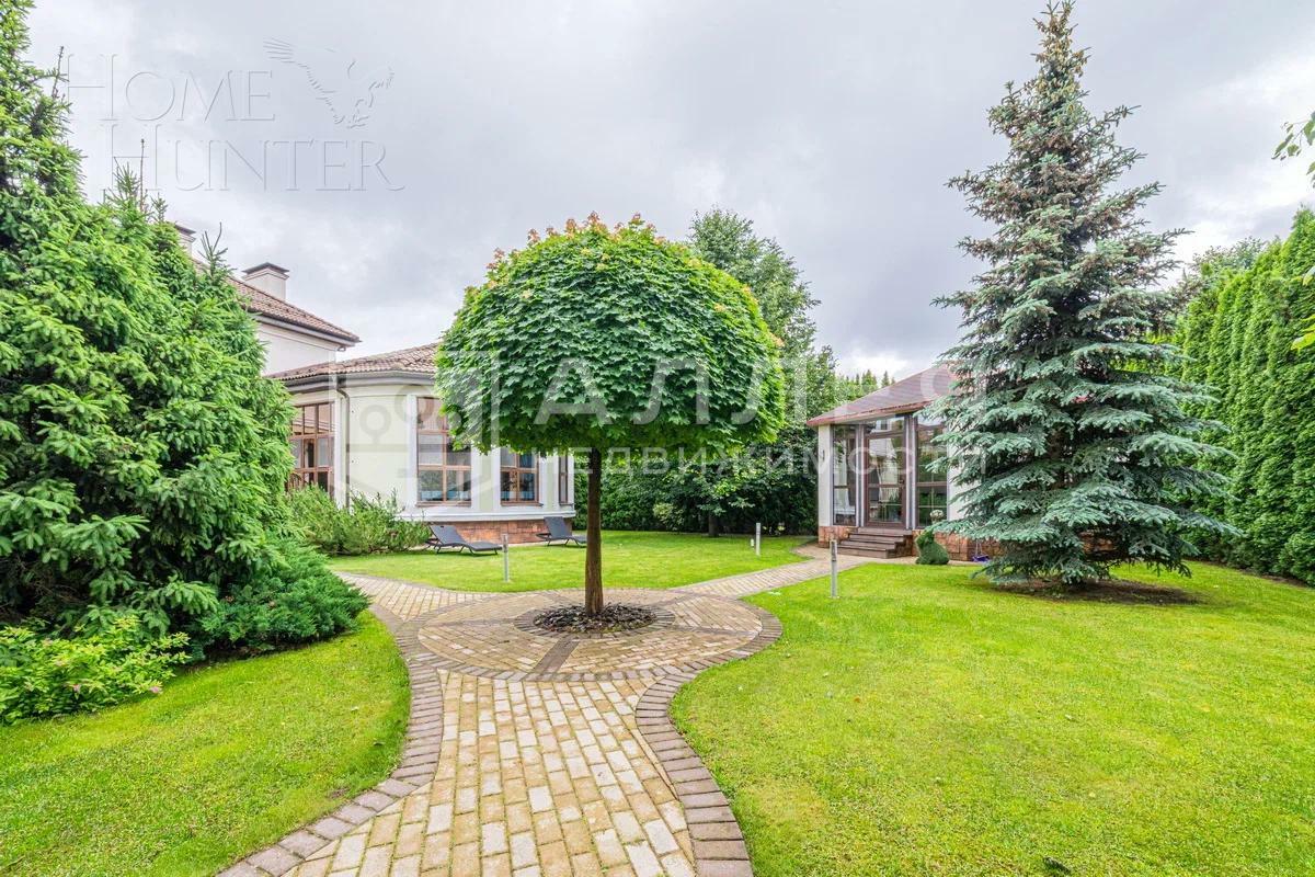 3-этажный коттедж 1 312 м² с отделкой