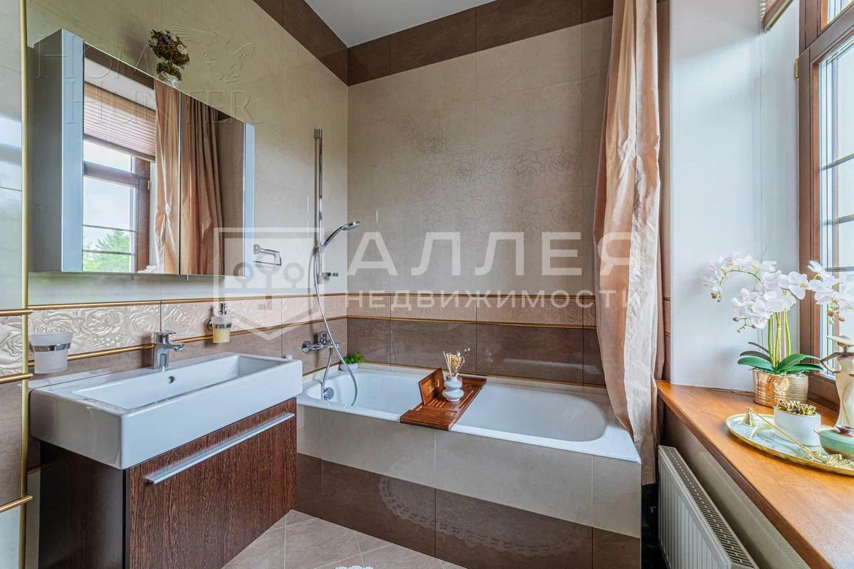 3-этажный коттедж 1 312 м² с отделкой