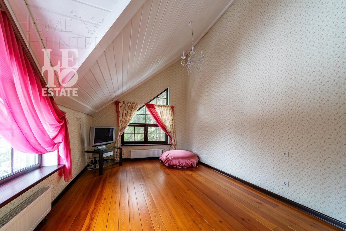 3-этажный коттедж 550 м² с отделкой