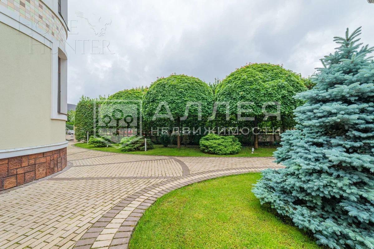 3-этажный коттедж 1 312 м² с отделкой