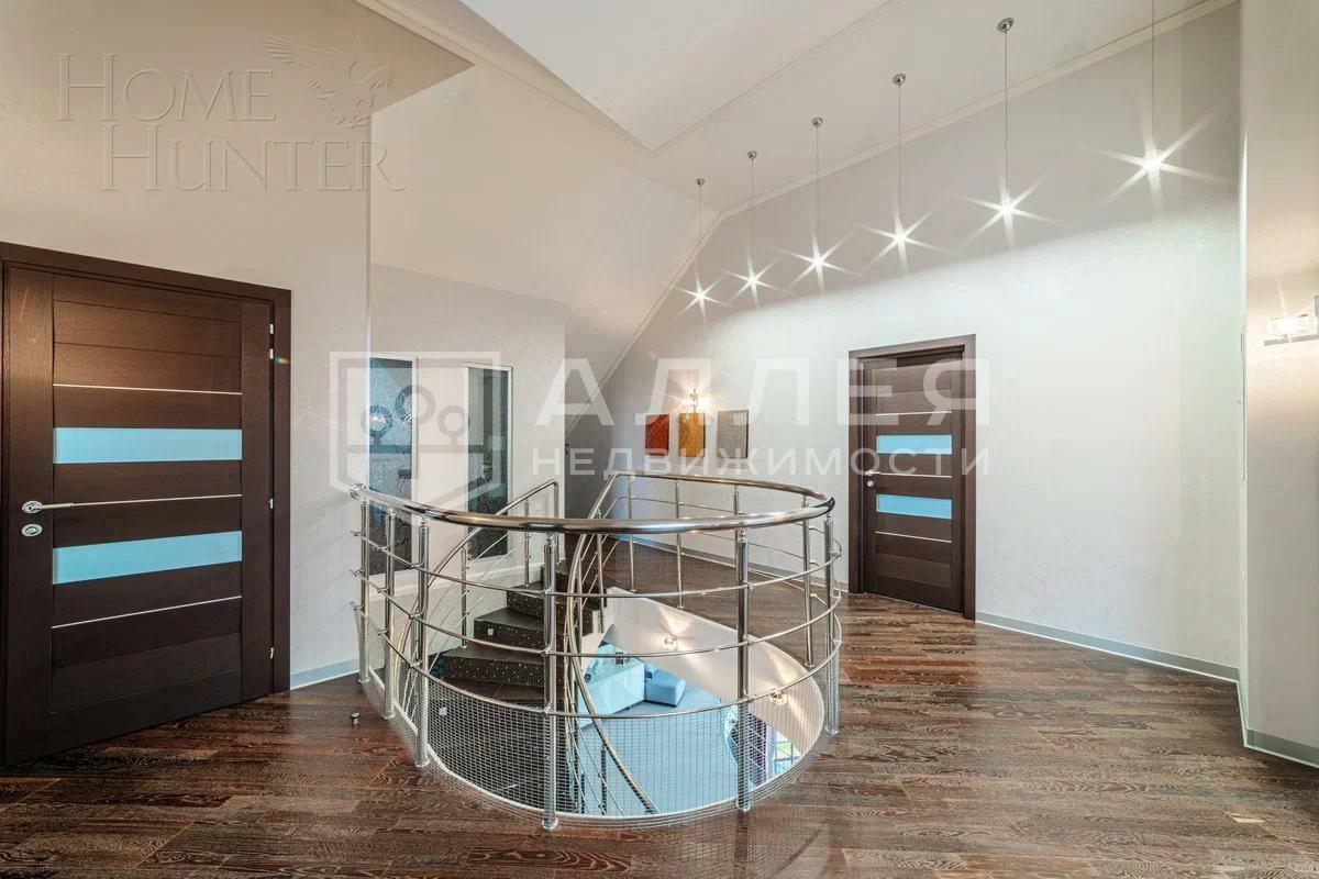 3-этажный коттедж 1 312 м² с отделкой