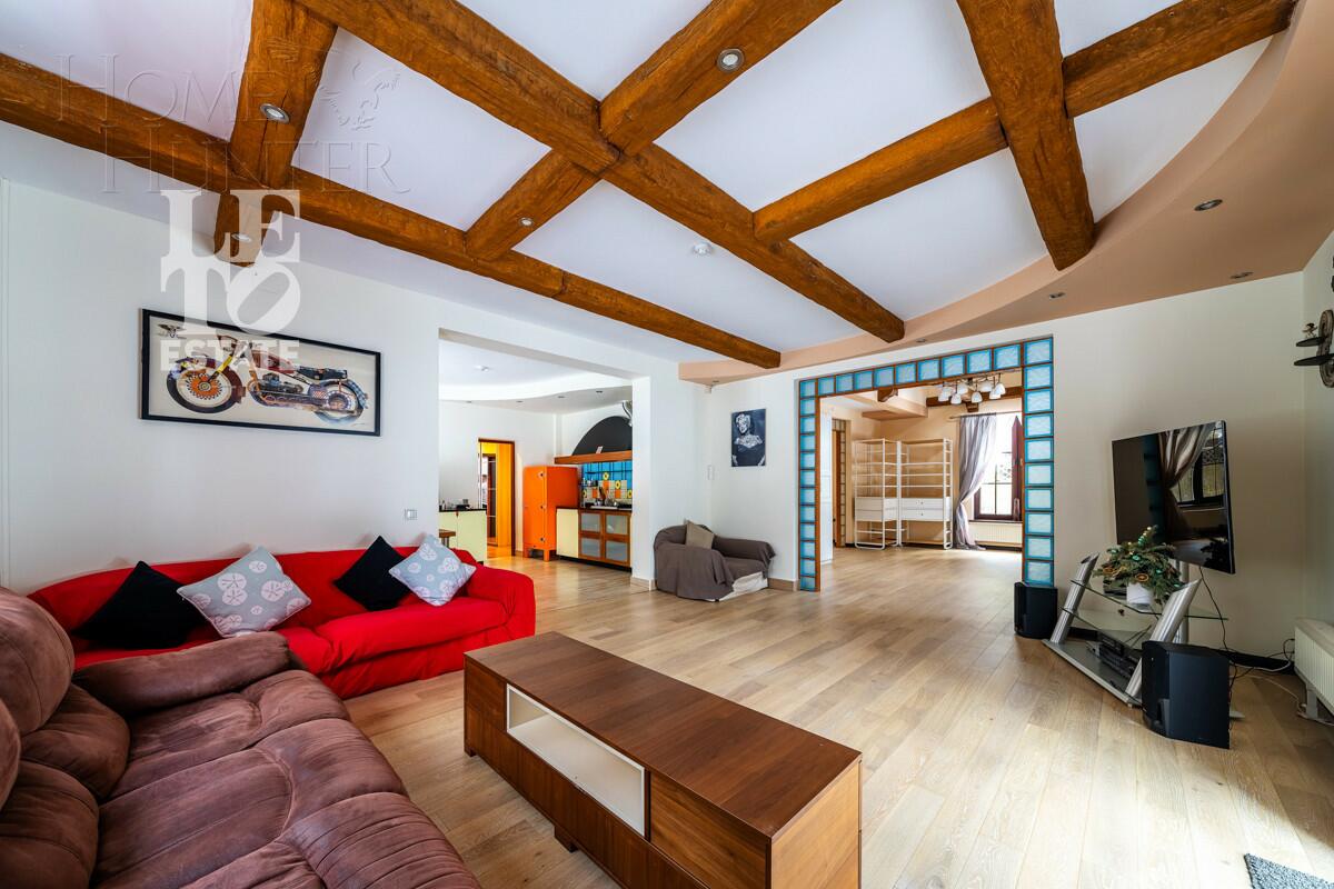 3-этажный коттедж 550 м² с отделкой