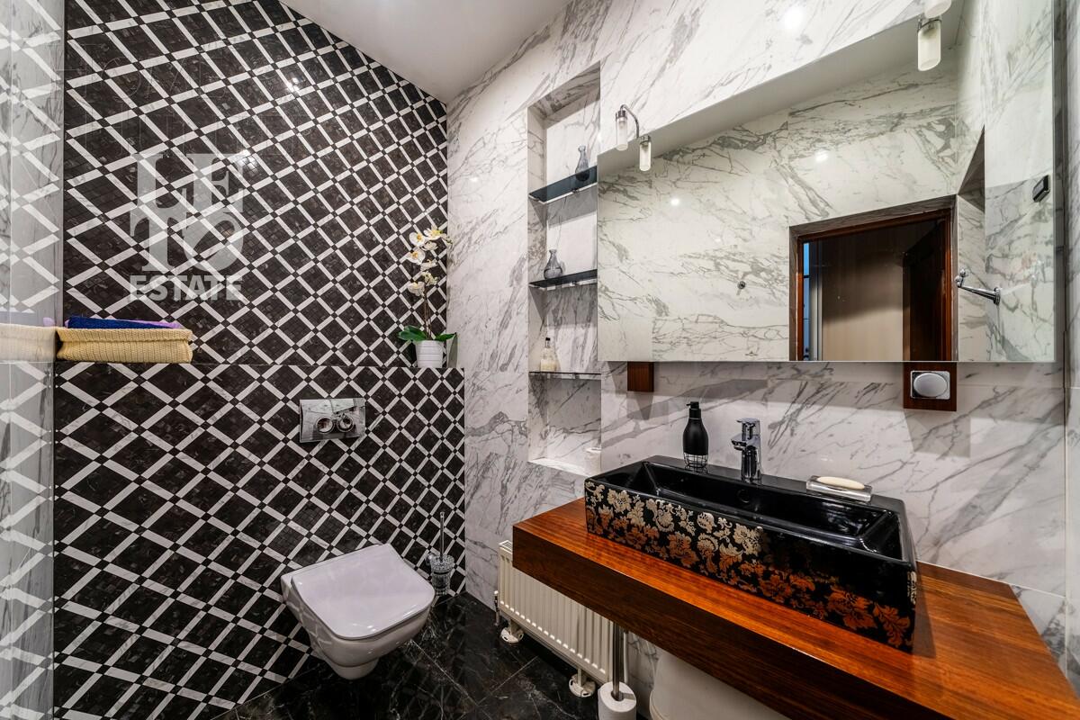 3-этажный коттедж 550 м² с отделкой