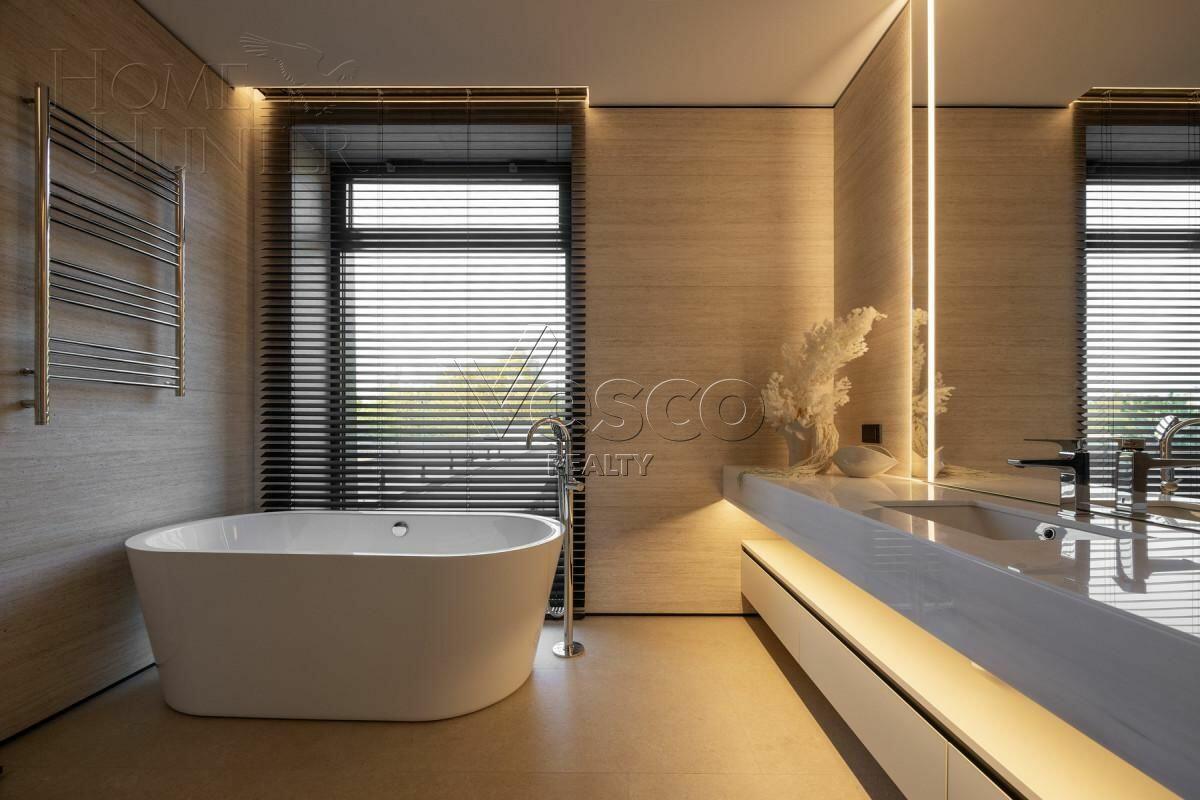 2-этажный коттедж 1 000 м² с отделкой