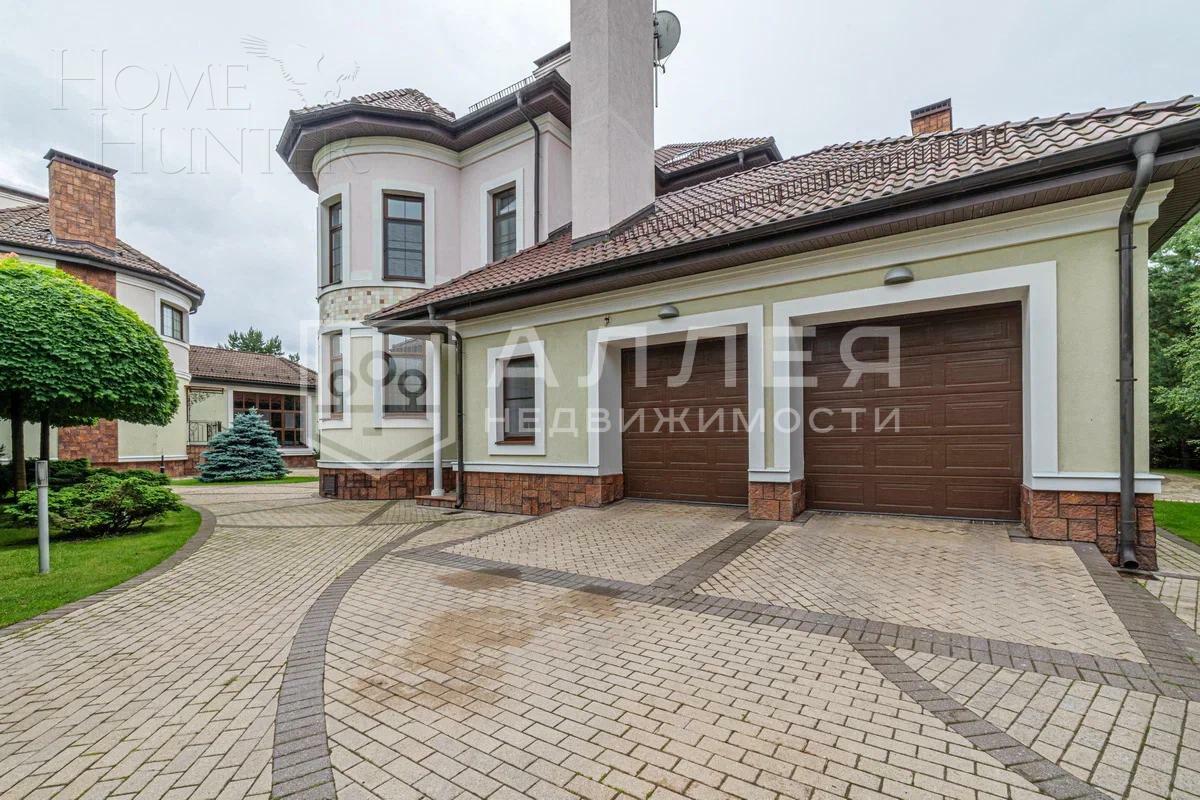 3-этажный коттедж 1 312 м² с отделкой