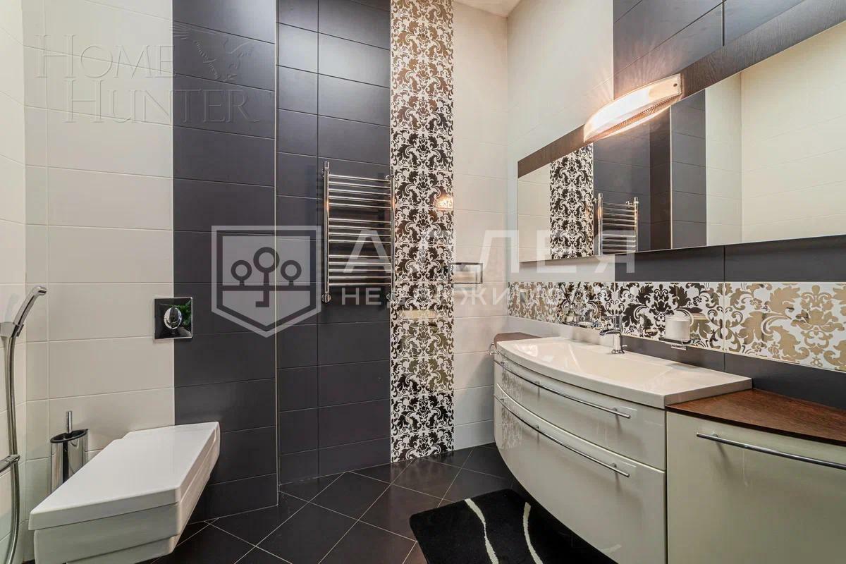 3-этажный коттедж 1 312 м² с отделкой