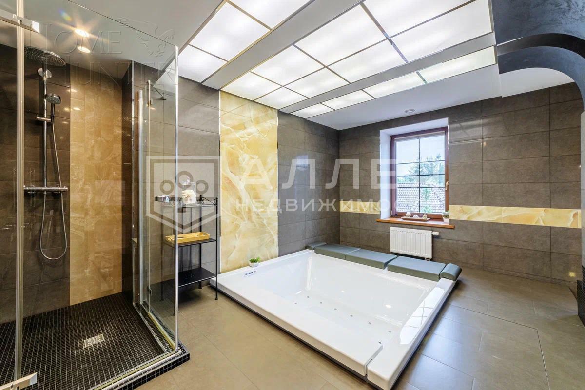 3-этажный коттедж 1 312 м² с отделкой