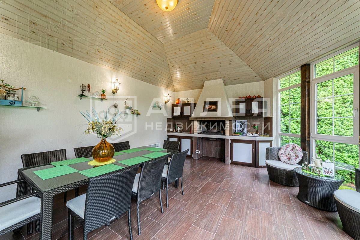 3-этажный коттедж 1 312 м² с отделкой