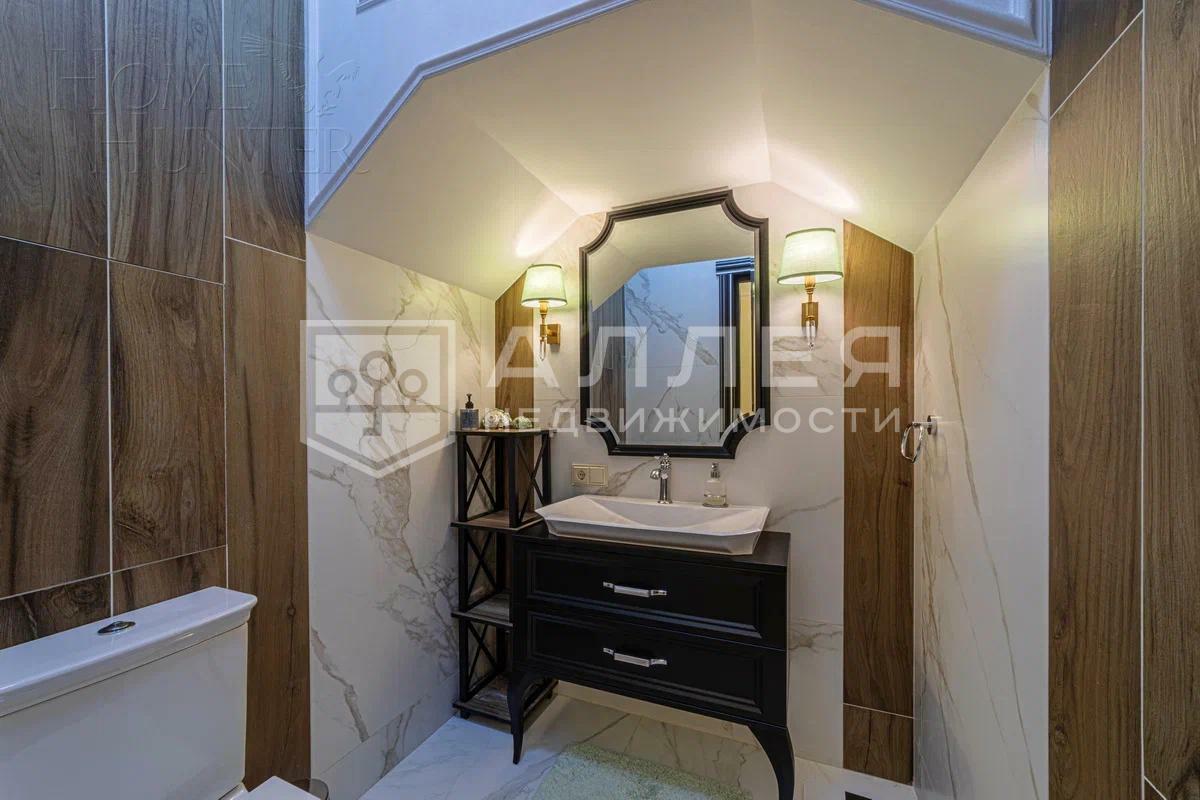 3-этажный коттедж 1 312 м² с отделкой