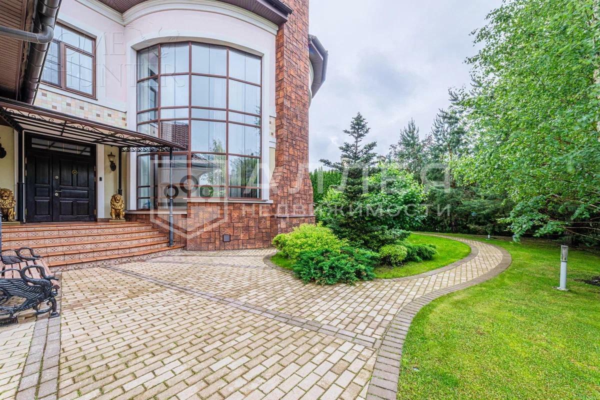 3-этажный коттедж 1 312 м² с отделкой