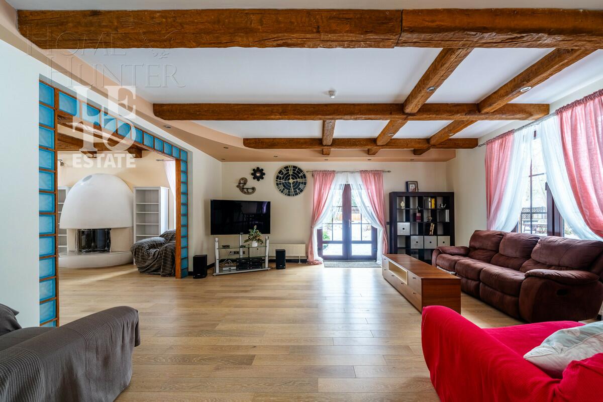 3-этажный коттедж 550 м² с отделкой