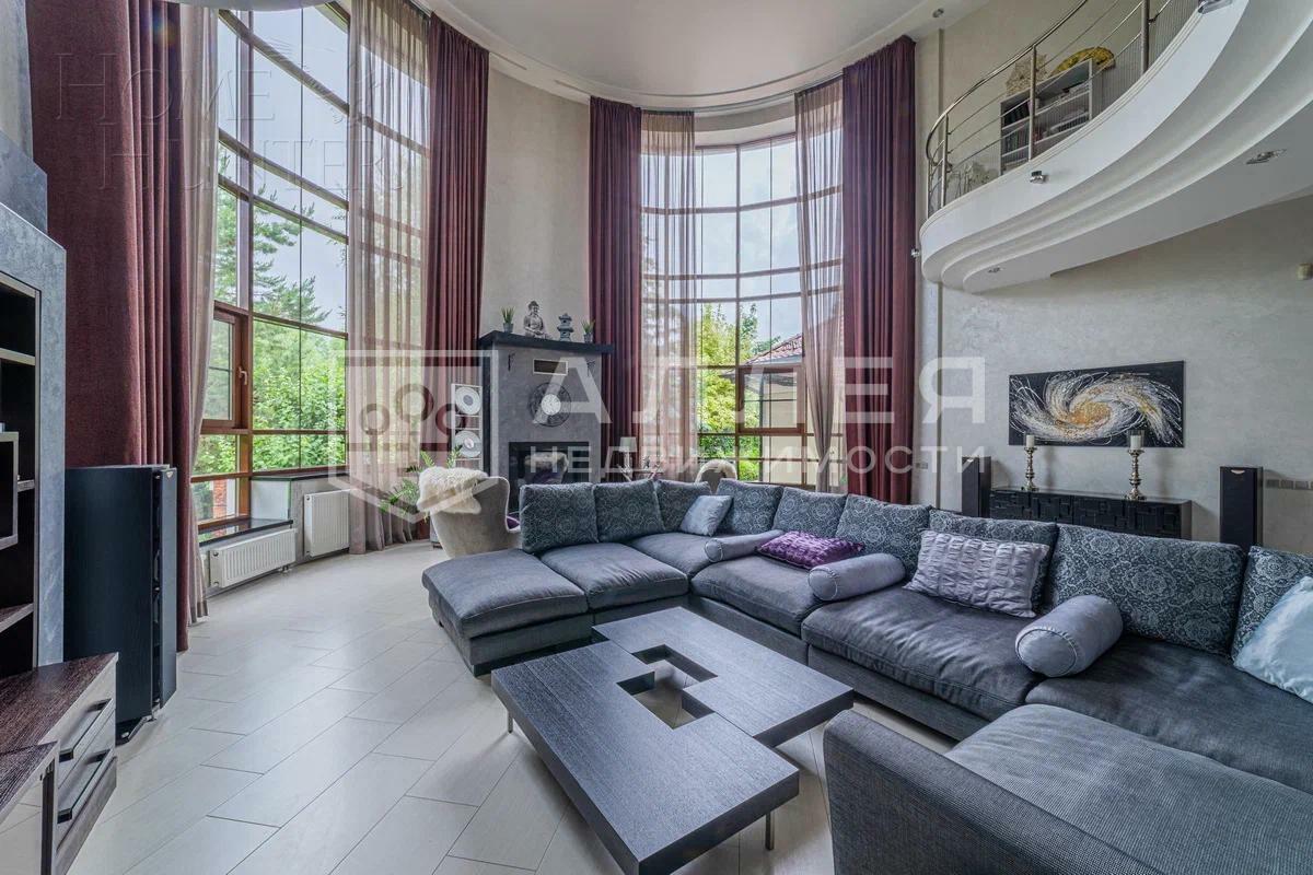 3-этажный коттедж 1 312 м² с отделкой