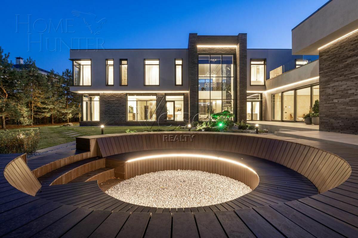 2-этажный коттедж 1 000 м² с отделкой