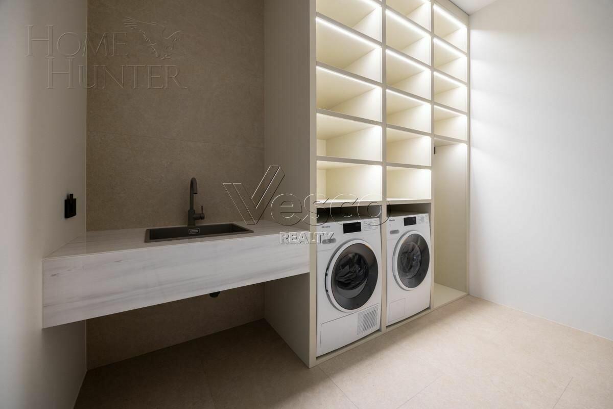 2-этажный коттедж 1 000 м² с отделкой