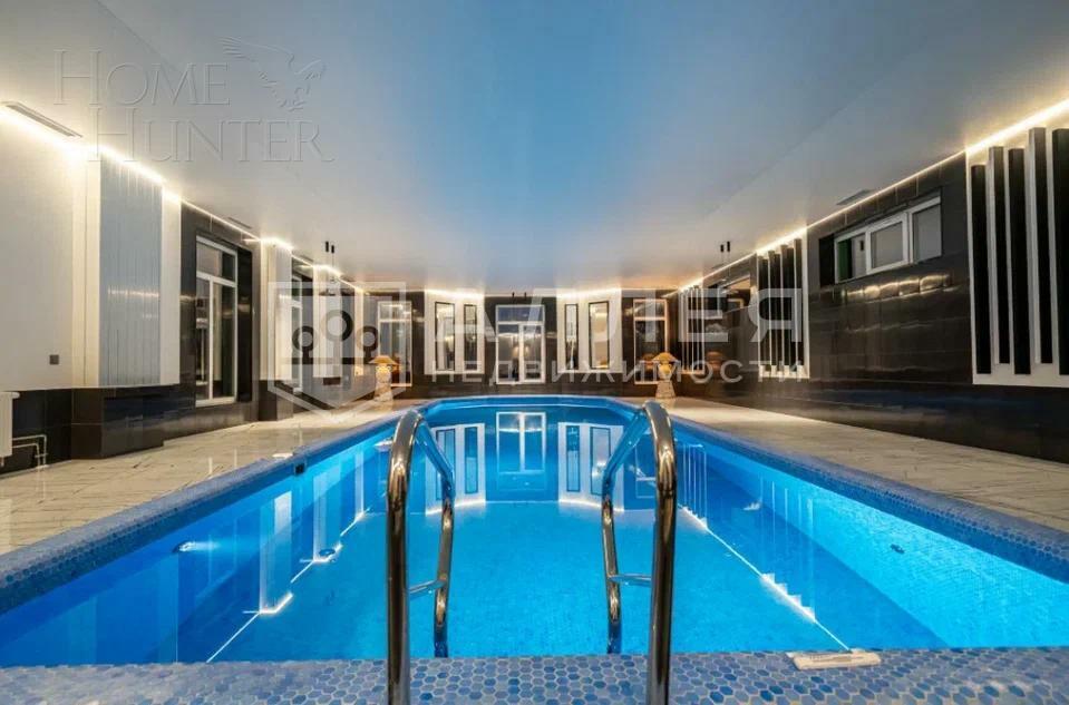 3-этажный коттедж 1 300 м² с отделкой