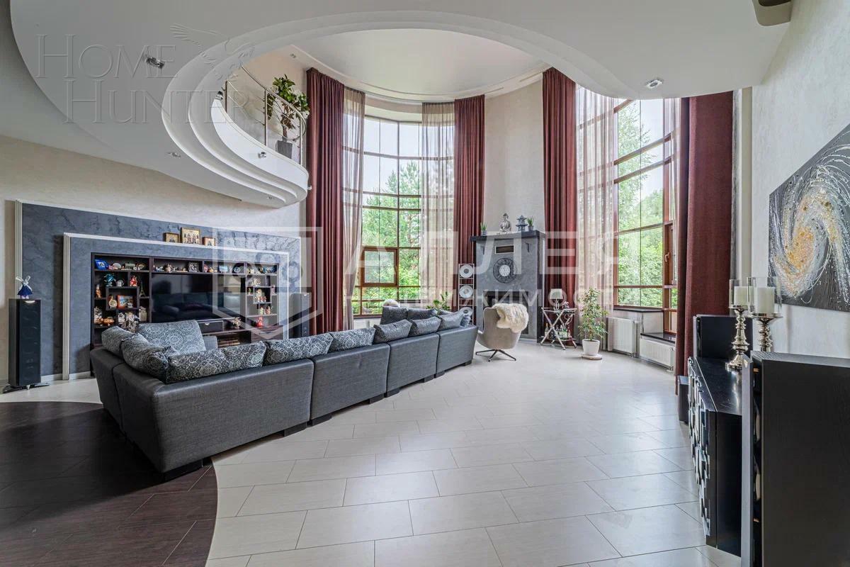 3-этажный коттедж 1 312 м² с отделкой