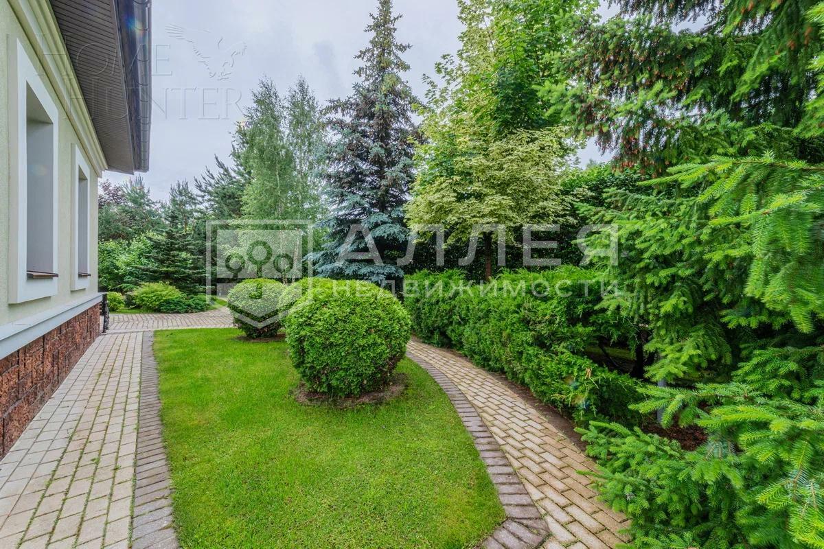 3-этажный коттедж 1 312 м² с отделкой