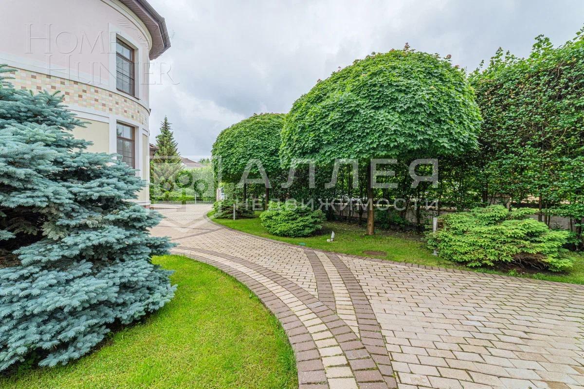 3-этажный коттедж 1 312 м² с отделкой