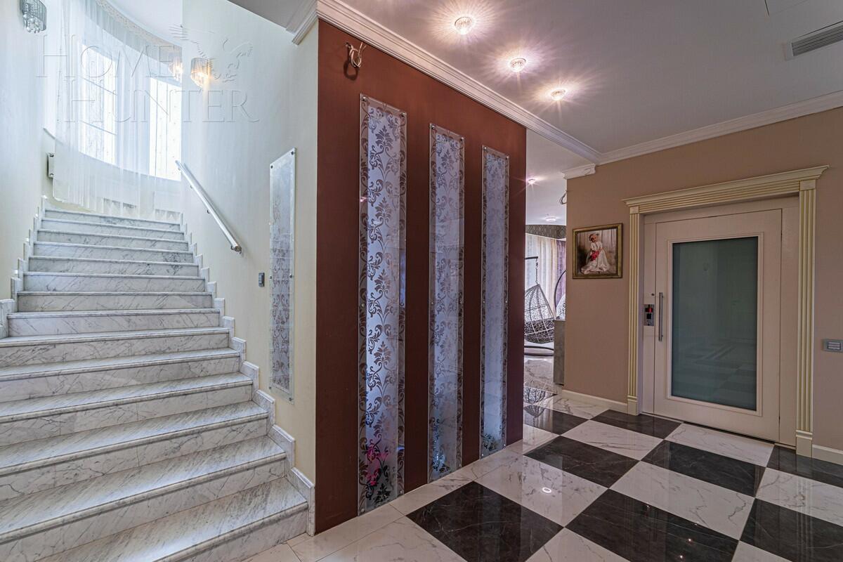 2-этажный коттедж 1 150 м² с отделкой