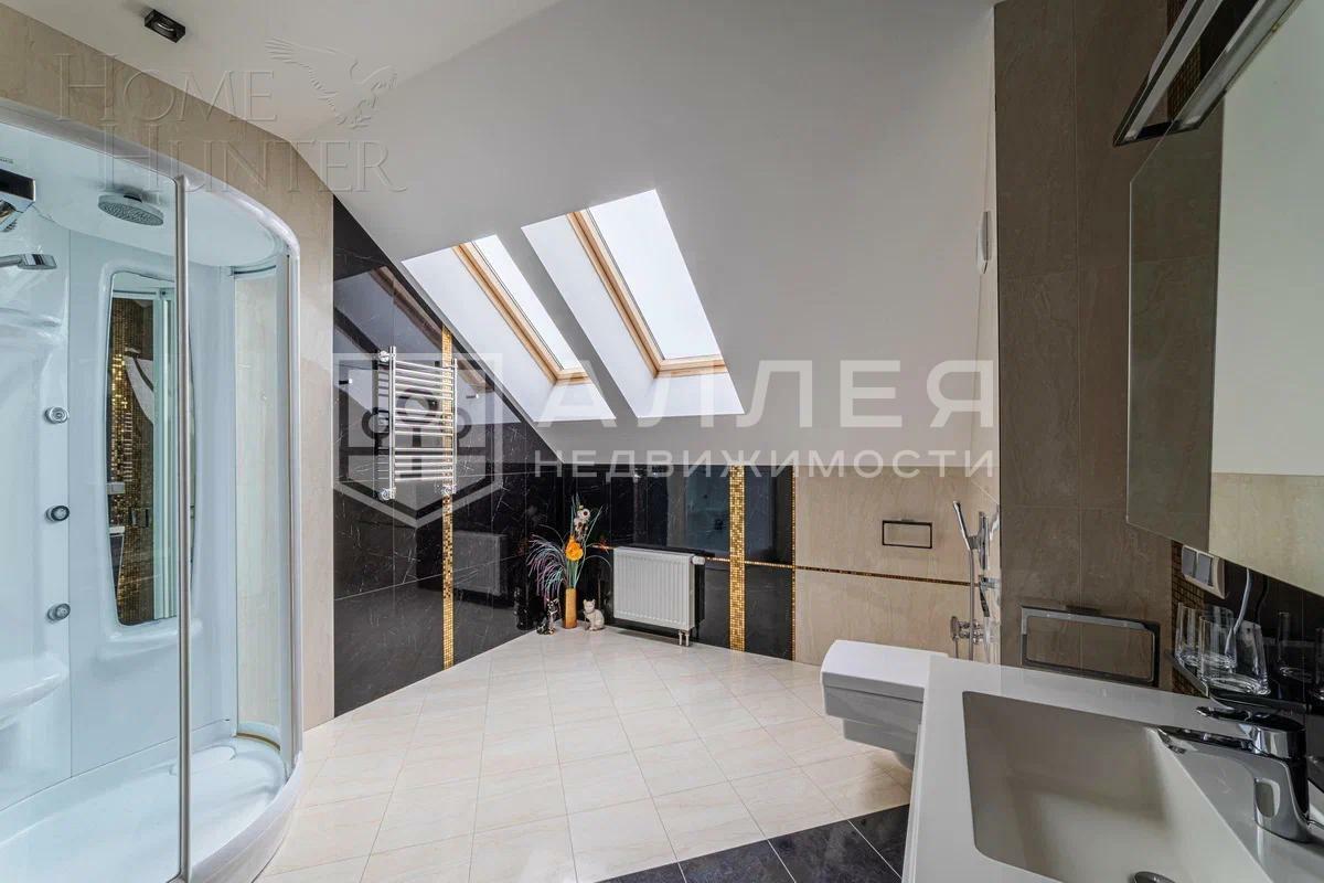 3-этажный коттедж 1 312 м² с отделкой