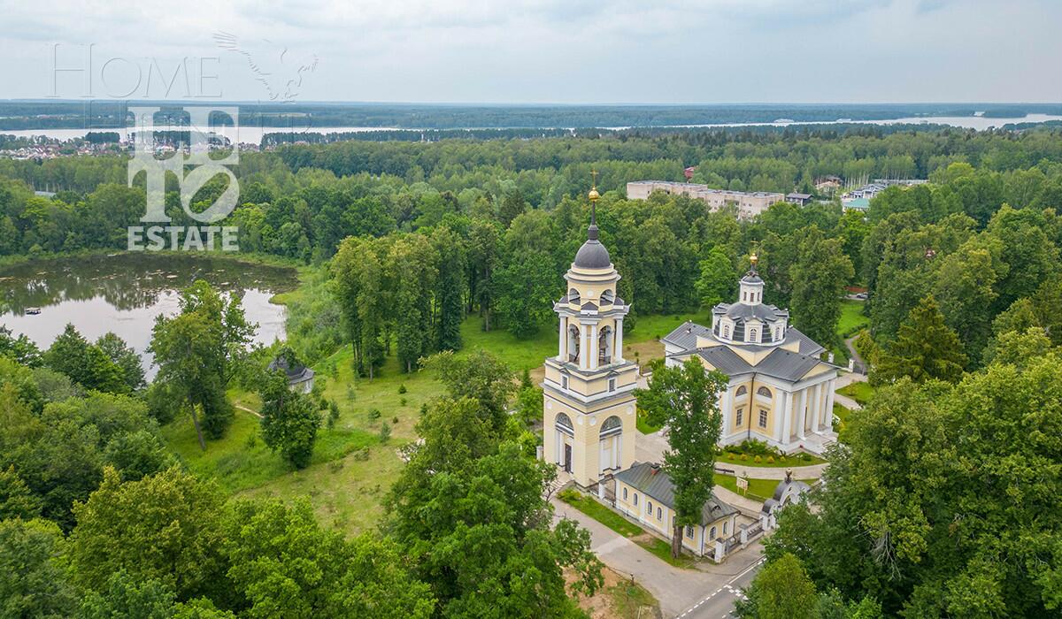 3-этажный коттедж 550 м² с отделкой