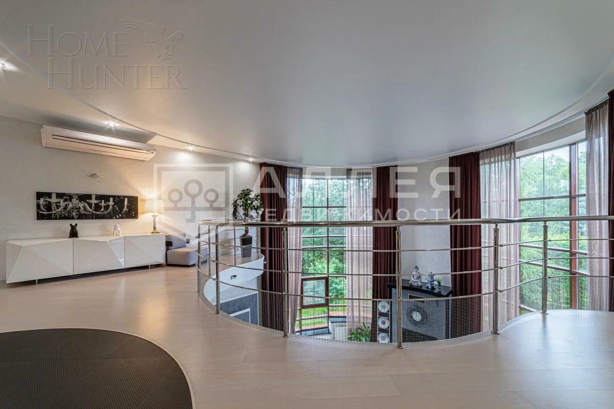 3-этажный коттедж 1 312 м² с отделкой