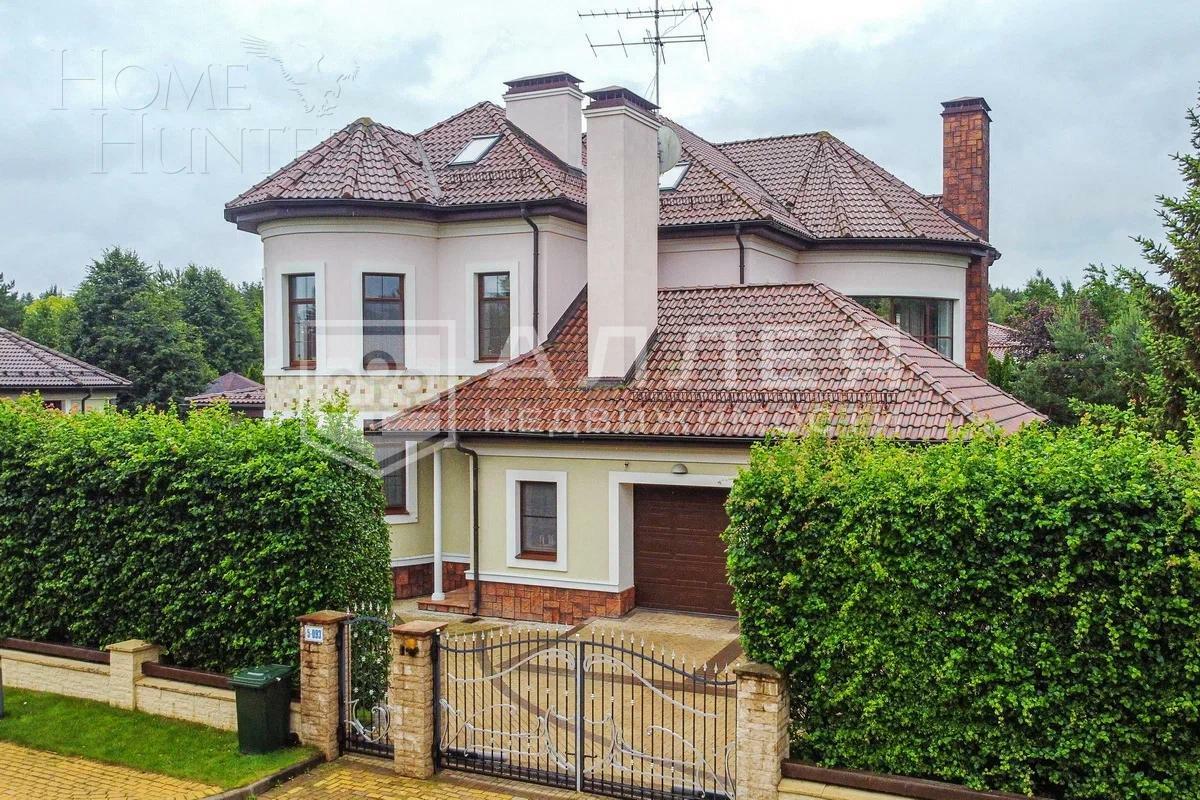 3-этажный коттедж 1 312 м² с отделкой