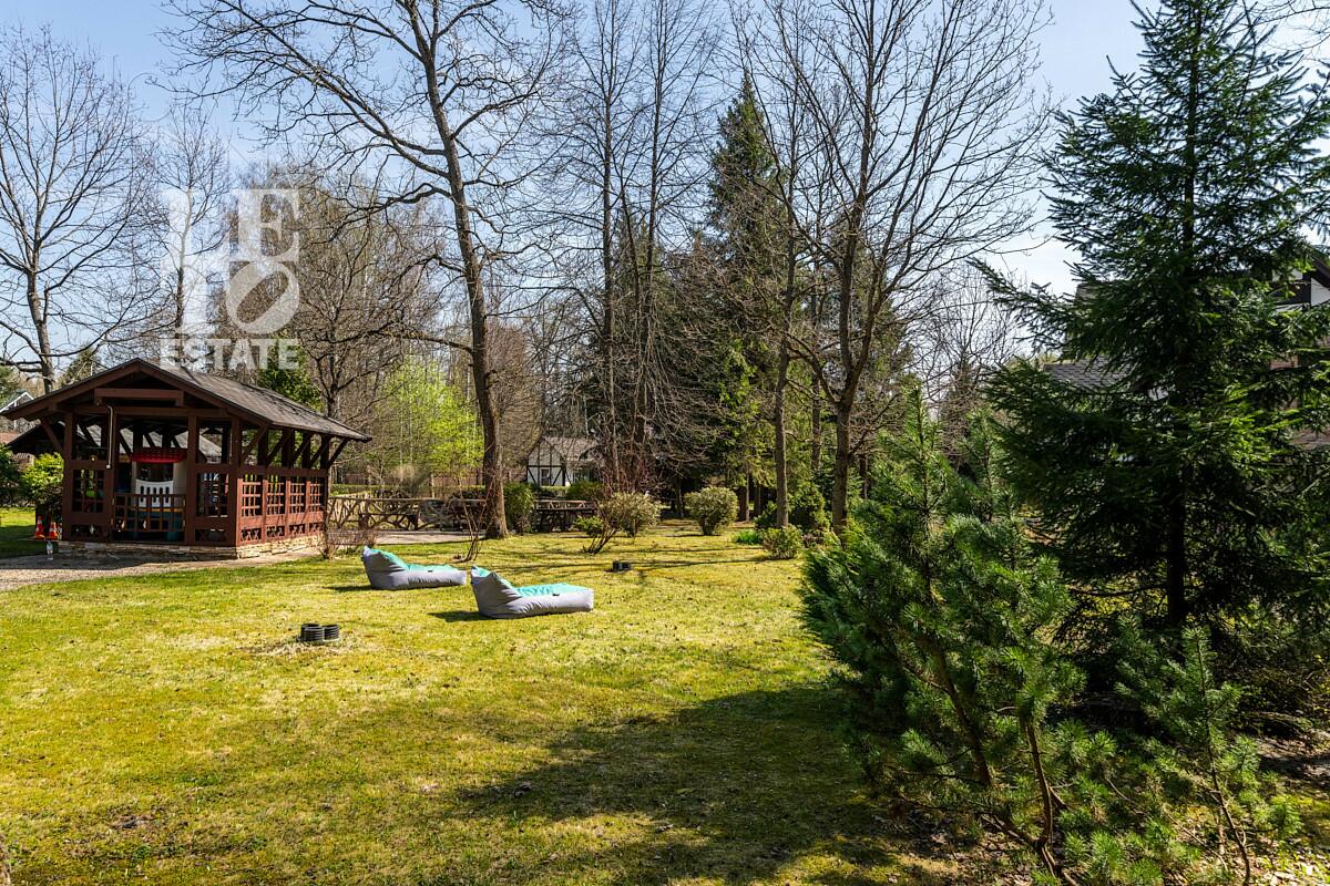 3-этажный коттедж 550 м² с отделкой