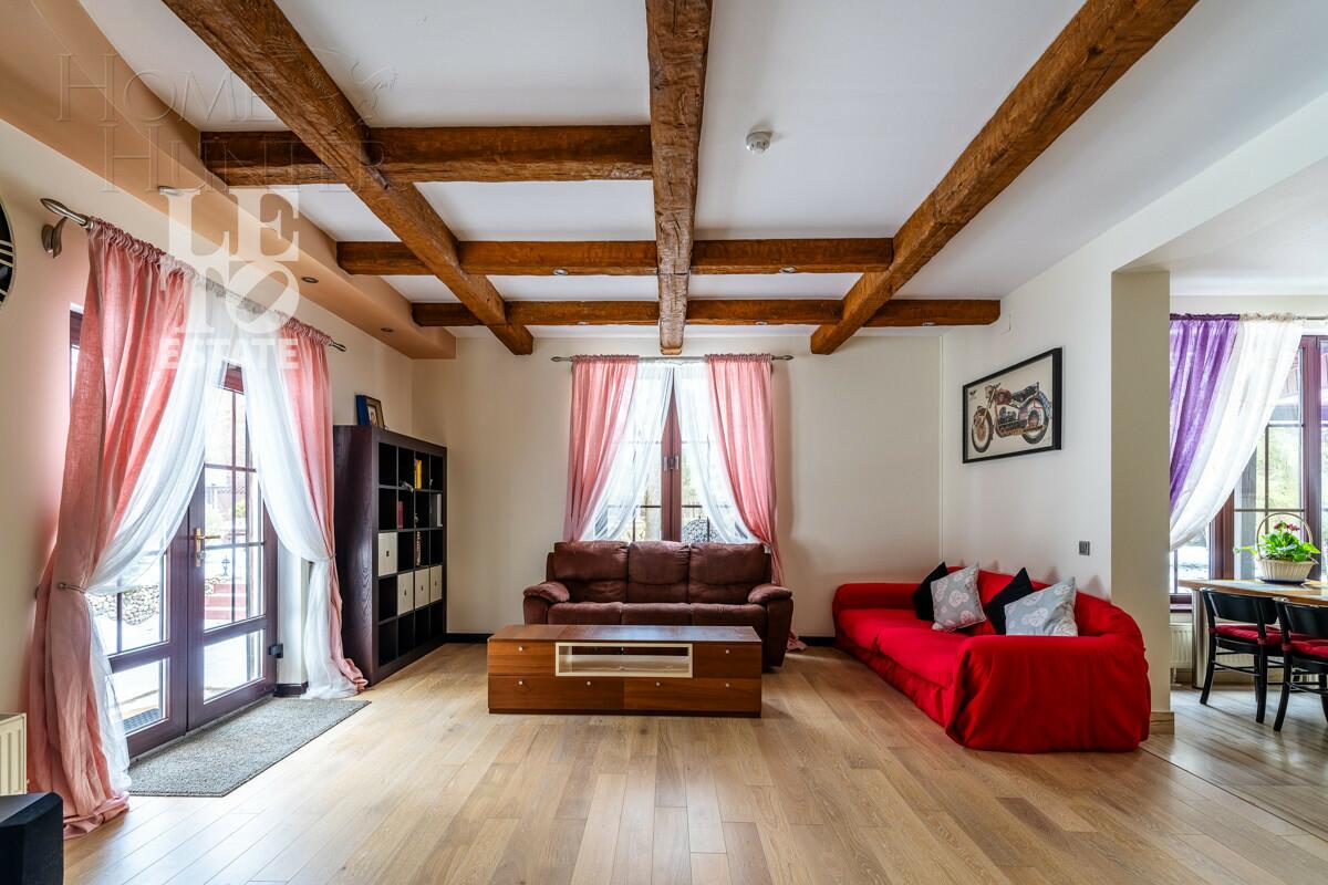 3-этажный коттедж 550 м² с отделкой