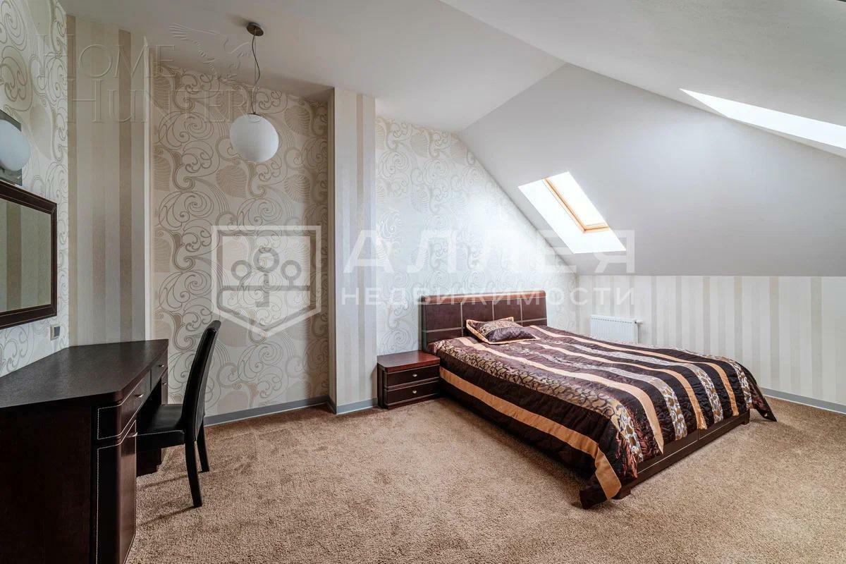 3-этажный коттедж 1 312 м² с отделкой