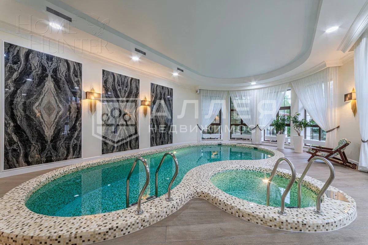 3-этажный коттедж 1 312 м² с отделкой