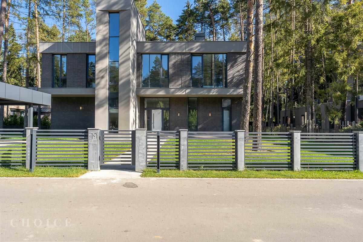 2-этажный коттедж 400 м² с отделкой