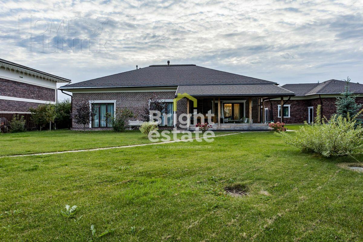 1-этажный коттедж 250 м² с отделкой