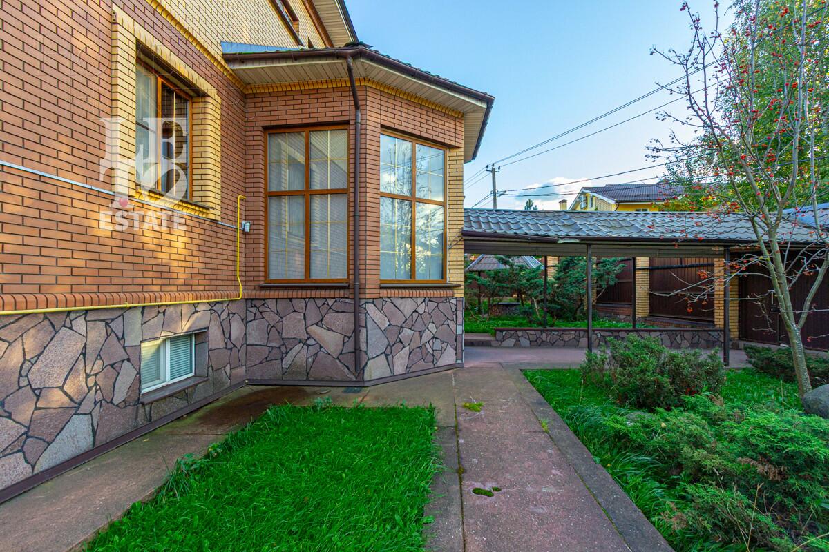 2-этажный коттедж 553.8 м² с отделкой