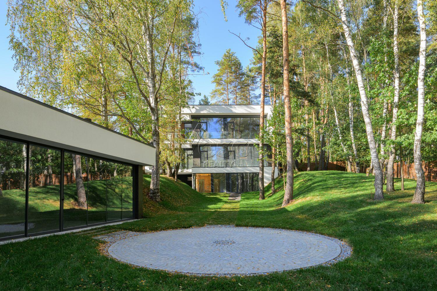 2-этажный коттедж 650 м² с отделкой