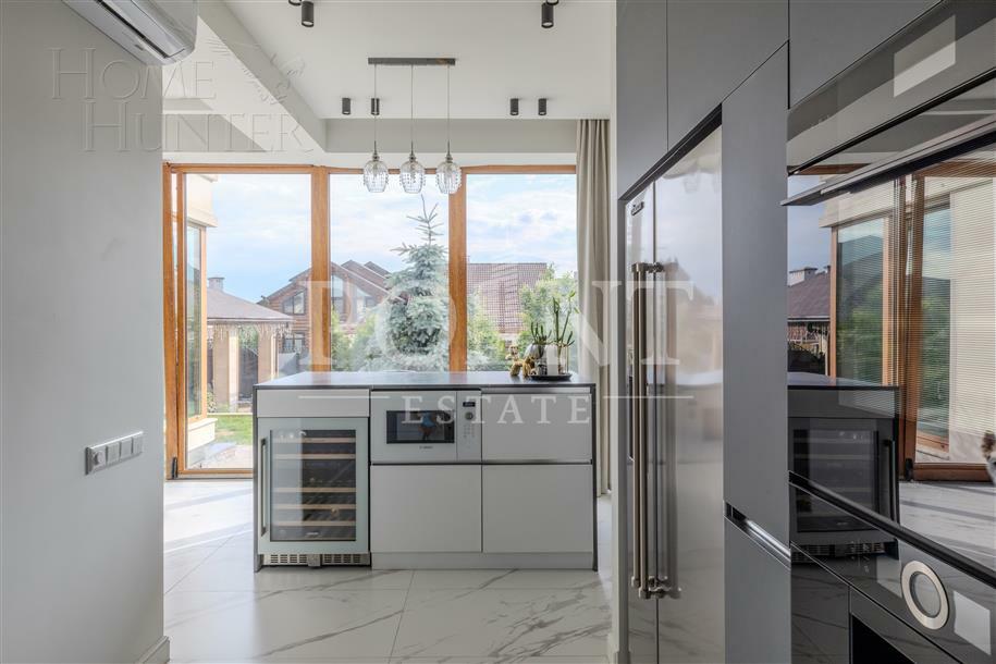 2-этажный коттедж 550 м² с отделкой