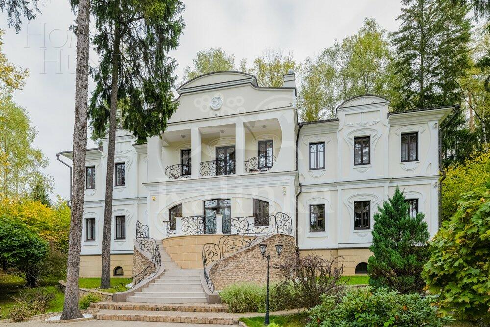 2-этажный коттедж 850 м² с отделкой