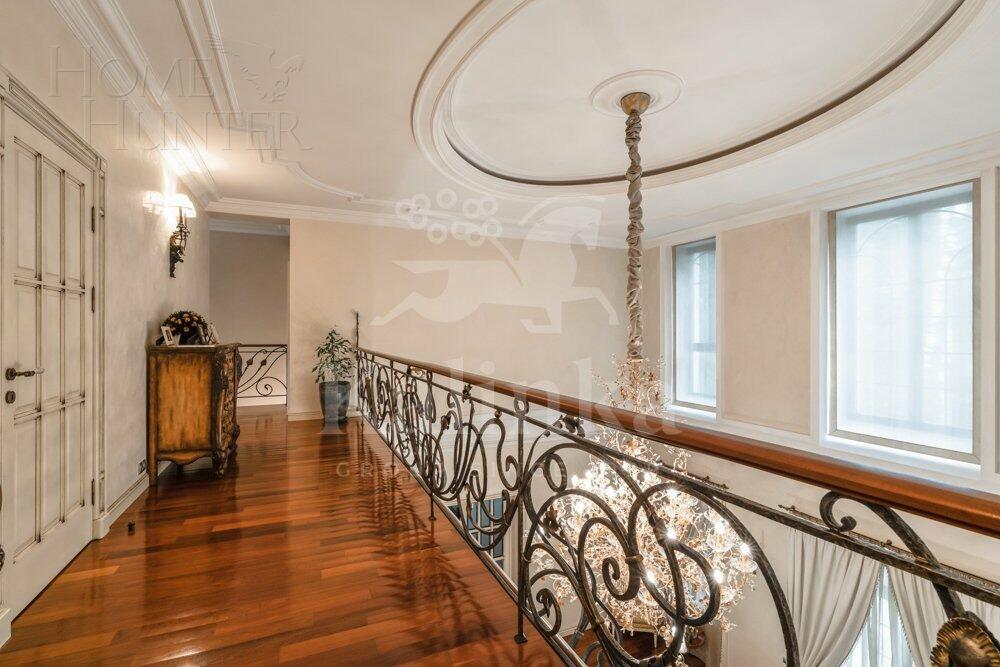 2-этажный коттедж 850 м² с отделкой