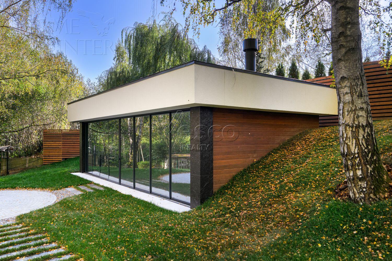 2-этажный коттедж 650 м² с отделкой