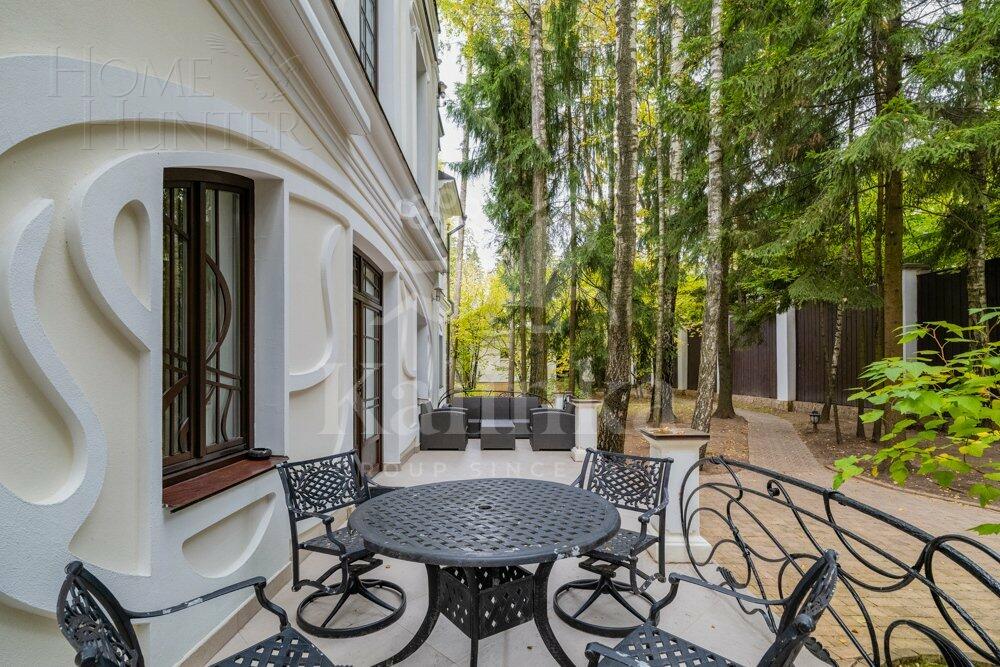 2-этажный коттедж 850 м² с отделкой