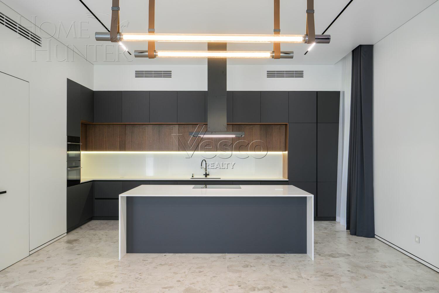 2-этажный коттедж 650 м² с отделкой