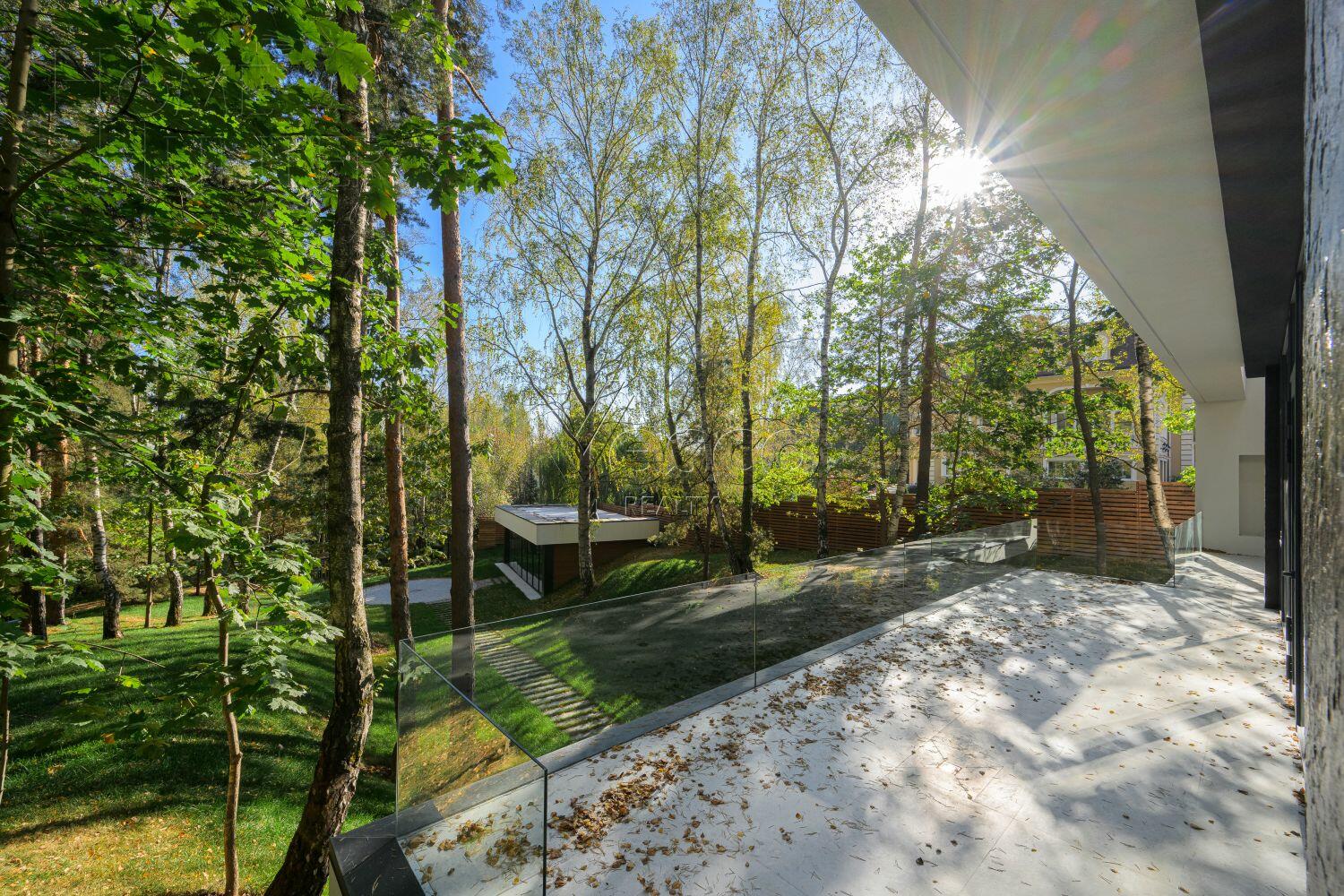 2-этажный коттедж 650 м² с отделкой