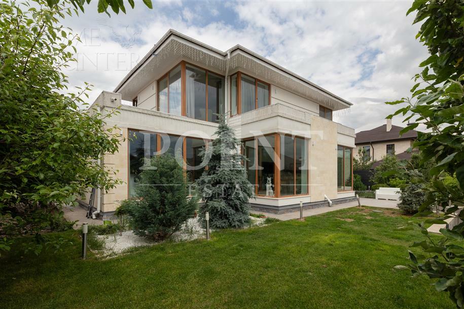 2-этажный коттедж 550 м² с отделкой