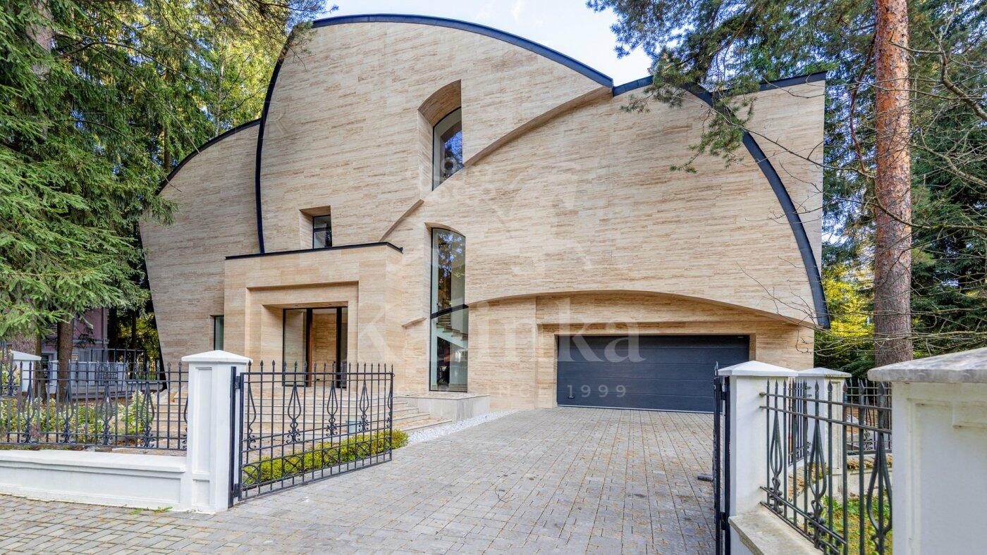 2-этажный коттедж 830 м² без отделки