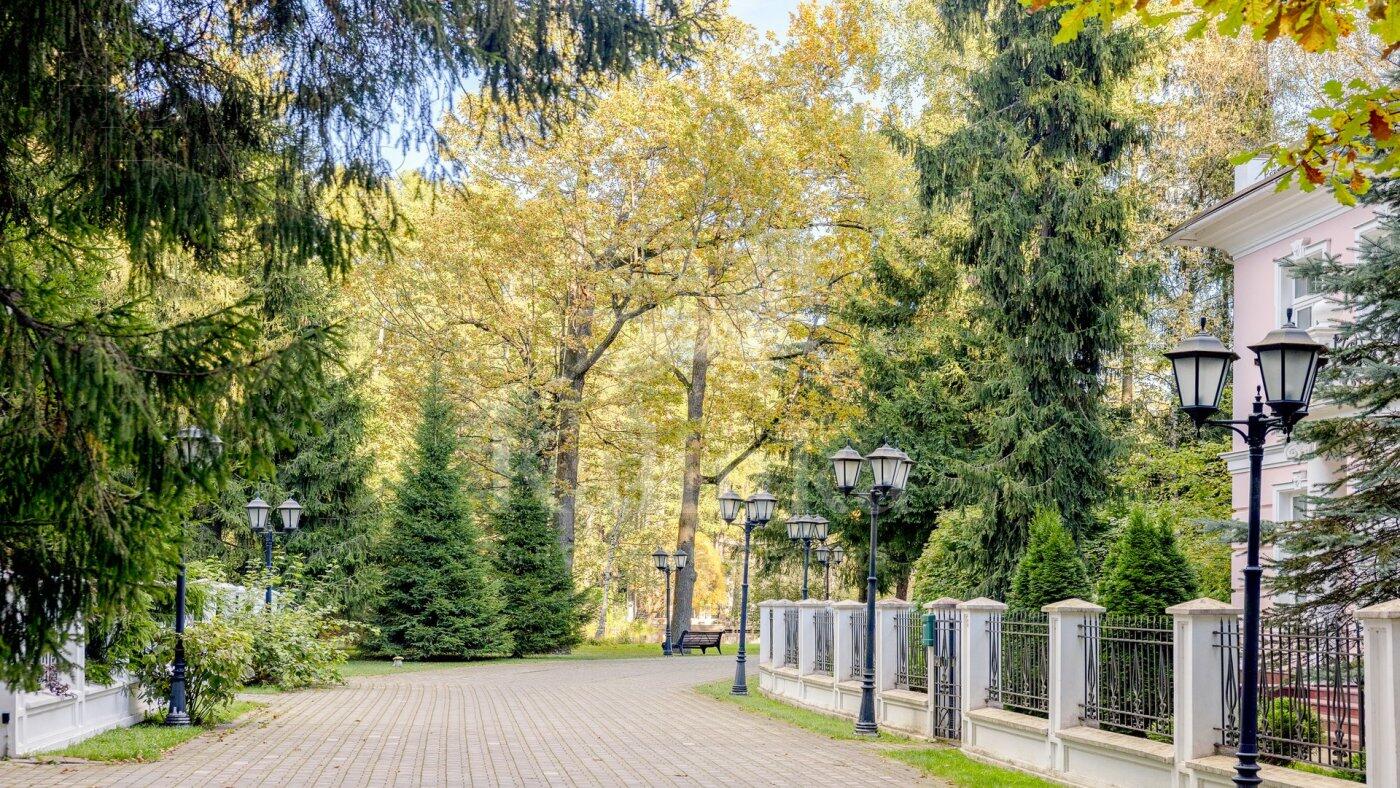 2-этажный коттедж 830 м² без отделки