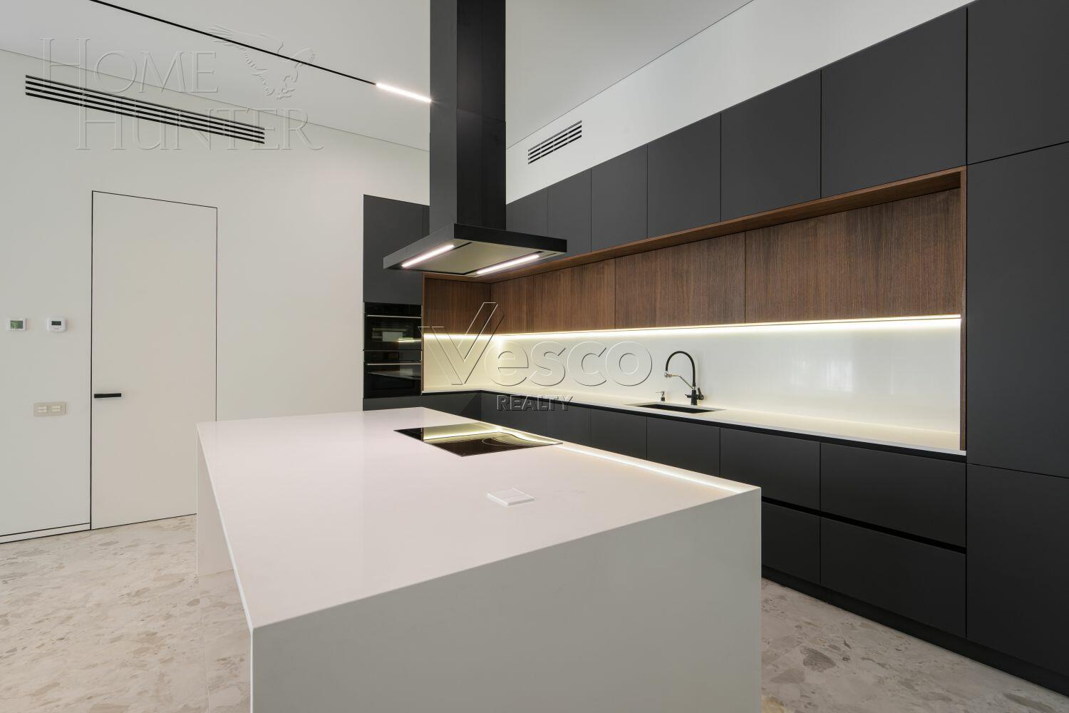 2-этажный коттедж 650 м² с отделкой