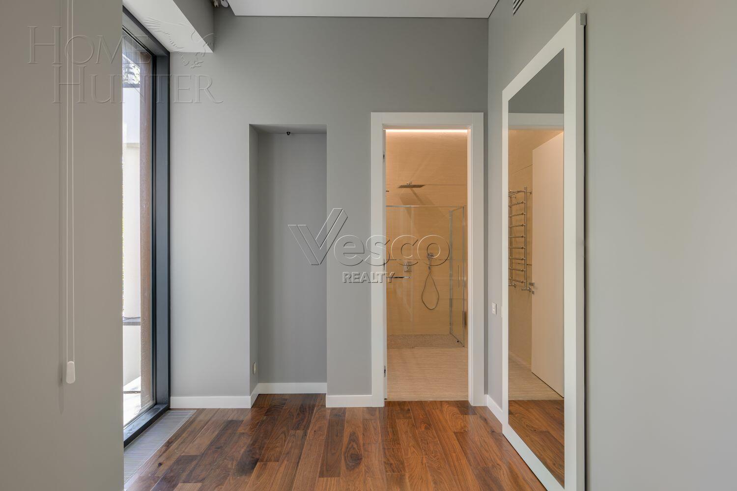 2-этажный коттедж 650 м² с отделкой