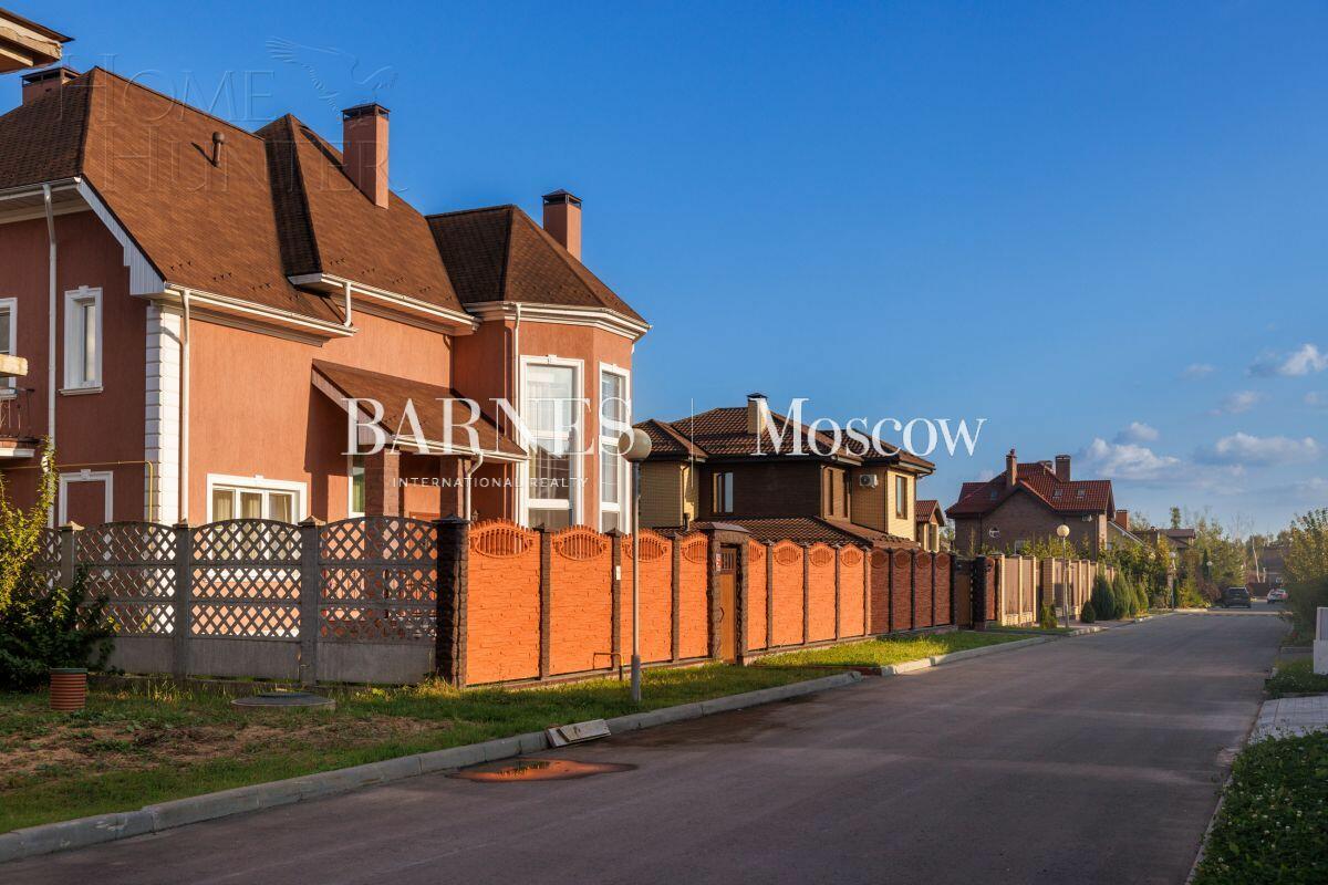 2-этажный коттедж 800 м² без отделки