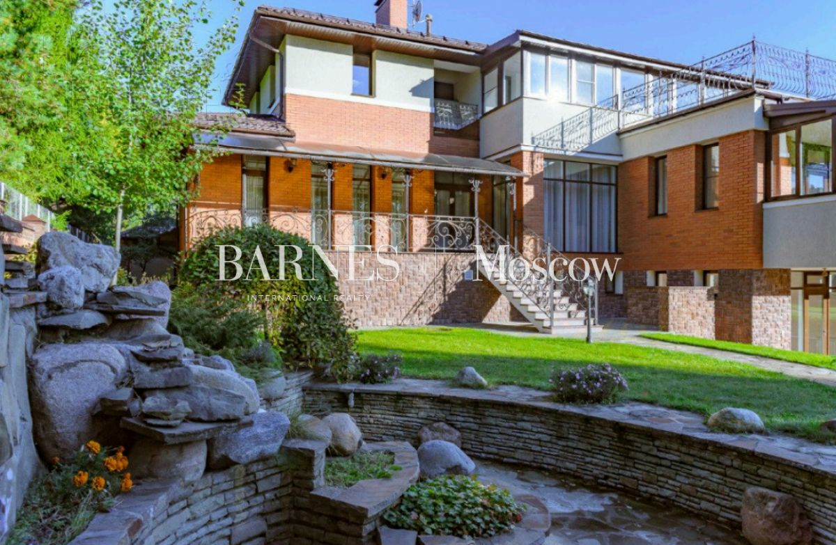 2-этажный коттедж 720 м² с отделкой