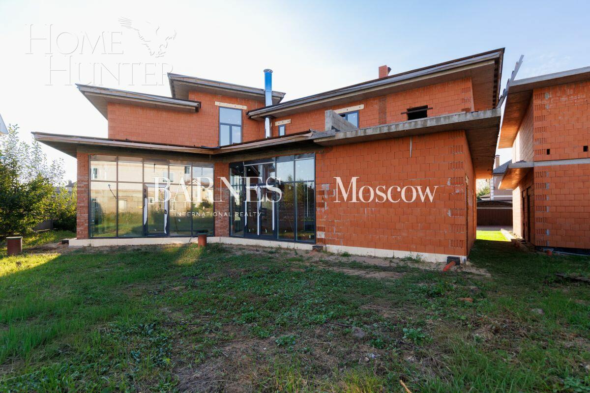 2-этажный коттедж 800 м² без отделки